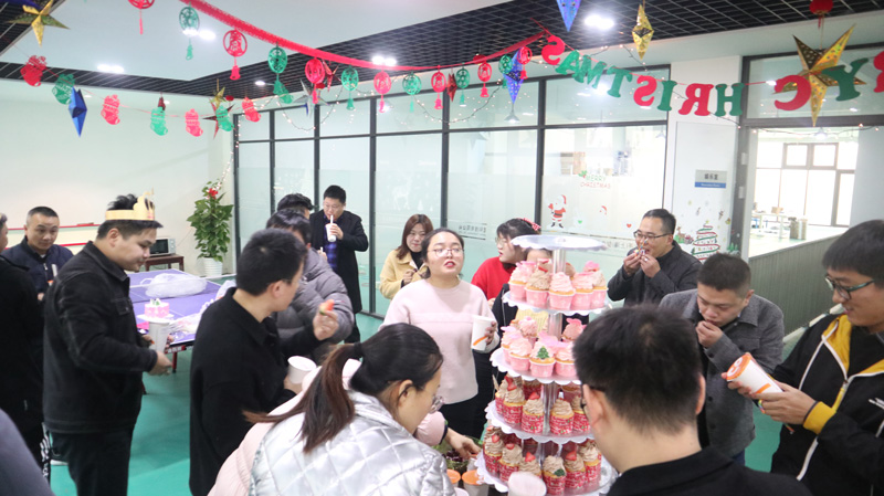 繽紛平安夜，歡樂圣誕節 | 寶開舉辦第四季度員工集體生日會