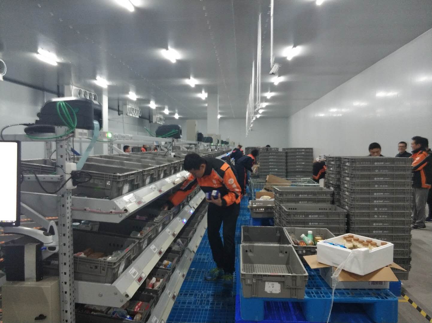 現(xiàn)場報道 | 便利蜂北京倉常溫庫、冷藏庫項目完美收官